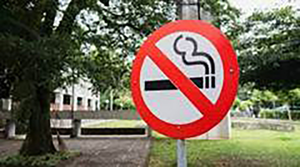 Italy: cấm hút thuốc lá ở ngoài trời -0