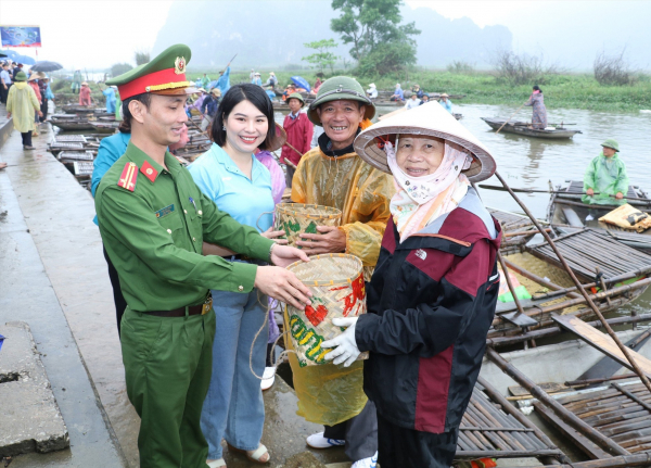 Chiến dịch “Tuần lễ du lịch xanh” gắn với giảm thiểu rác thải nhựa ở Ninh Bình -0