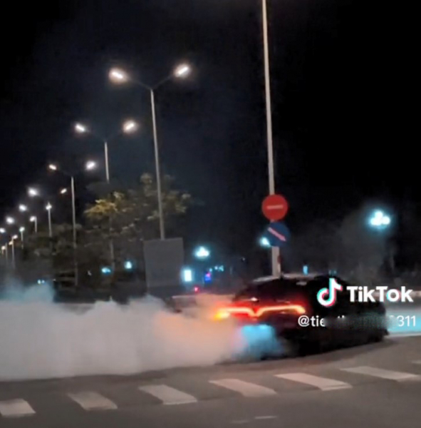 “Biểu diễn” đua ô tô ở Vũng Tàu, quay clip khoe trên mạng -0