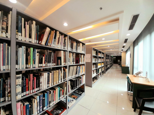 Thư viện Nguyễn Văn Hưởng - Một địa chỉ văn hóa mới -0