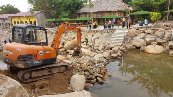 Cận cảnh Đà Nẵng “mạnh tay” xử phạt, tháo dỡ các công trình du lịch xây dựng không phép sau khi bị báo chí phản ánh -0