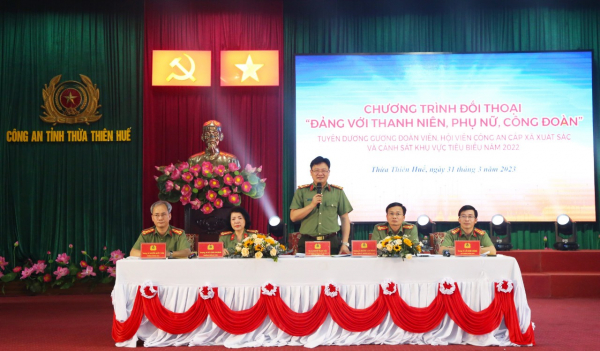 Công an Thừa Thiên-Huế tuyên dương 20 gương Thanh niên, Phụ nữ Công an xã và CSKV tiêu biểu -0