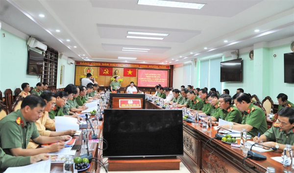 Deputy Minister Tran Quoc To pays working visit to Dak Lak Provincial Police Department -0