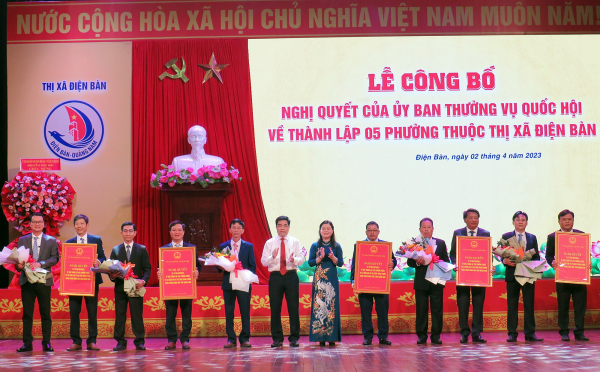 Công bố quyết định thành lập 5 phường tại Quảng Nam -0