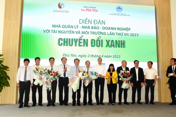 Chuyển đổi xanh – chủ đề của diễn đàn “Nhà Quản lý - Nhà báo - Doanh nghiệp với TN&MT” lần thứ VII -0