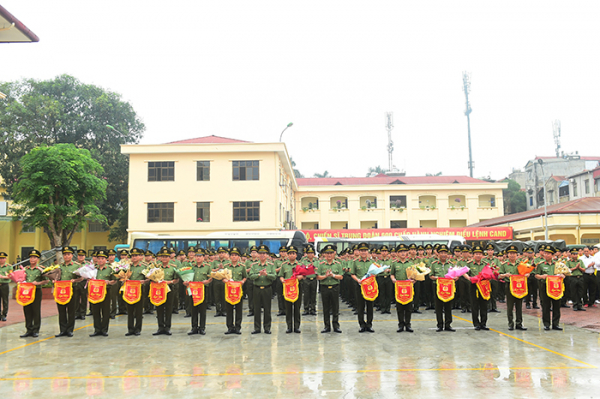 “Khỏe để bảo vệ an ninh Tổ quốc” -0