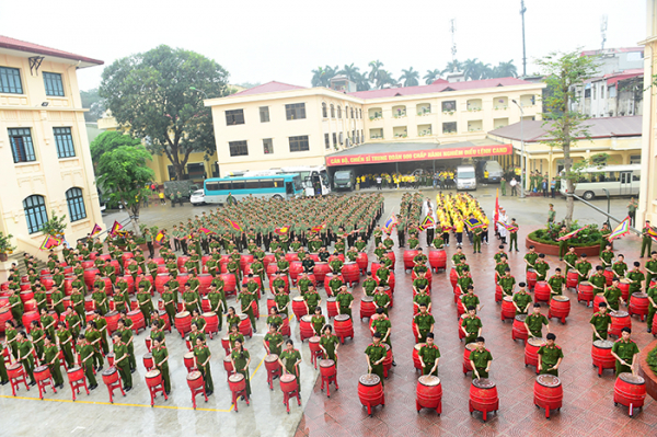 “Khỏe để bảo vệ an ninh Tổ quốc” -0