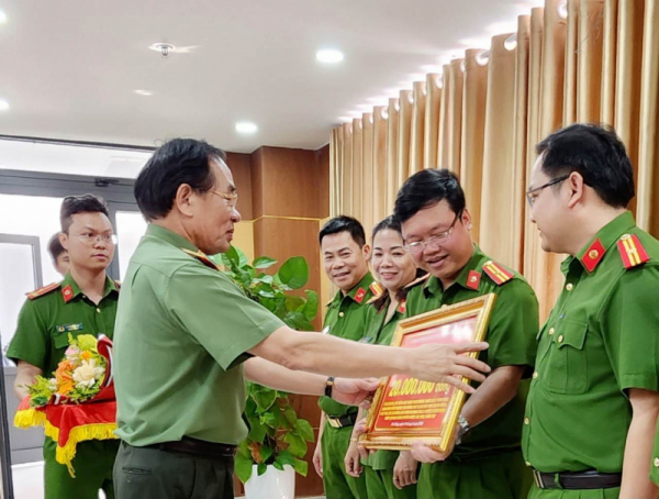 Phó Thủ tướng Trần Lưu Quang gửi thư khen Công an Đà Nẵng -0