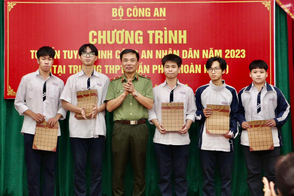 Bộ Công an tổ chức chương trình tư vấn tuyển sinh CAND năm 2023  -0