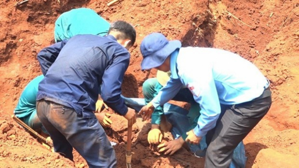 Remains of 20 fallen soldiers found in a hamlet in Binh Phuoc -0