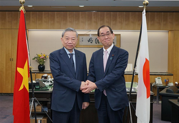 Minister To Lam meets high-ranking Japanese officials -0