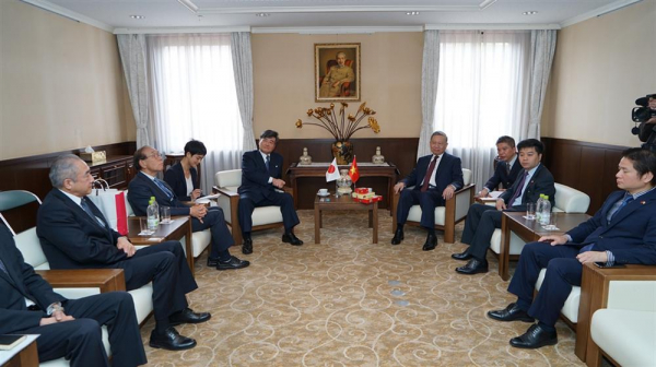 Minister To Lam meets former Japanese Prime Minister and other Japanese officials -0