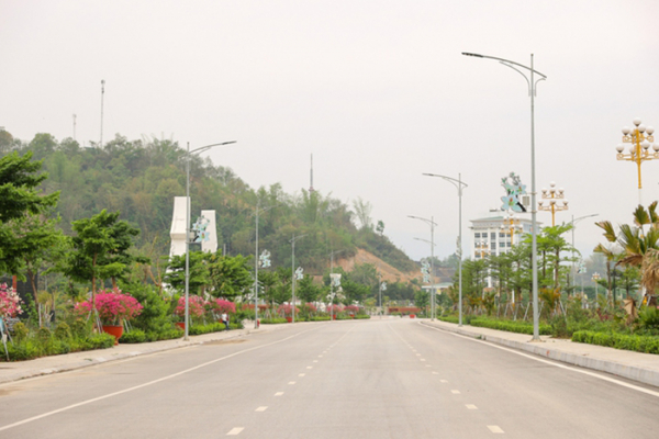 Thủ tướng kiểm tra công trường mở rộng sân bay Điện Biên và một số công trình trọng điểm -0