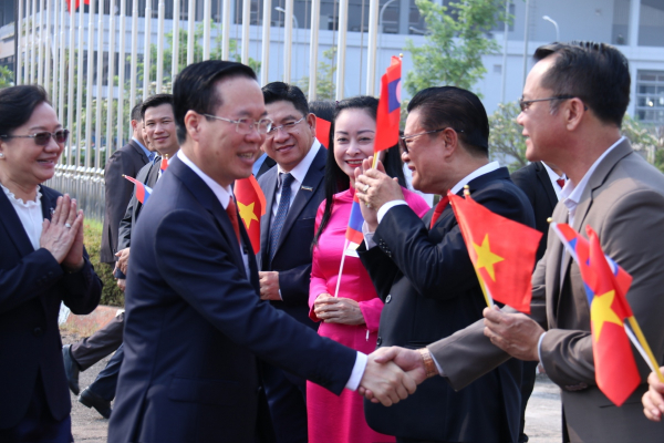 Chủ tịch nước Võ Văn Thưởng đến Vientiane, bắt đầu thăm chính thức CHDCND Lào -0