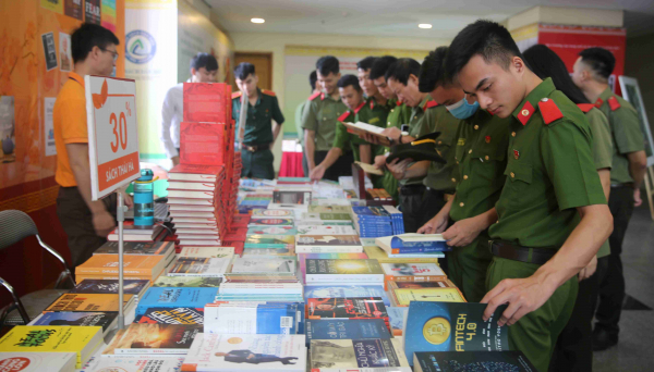 Tổ chức Ngày Sách và Văn hóa đọc Việt Nam trong CAND năm 2023 -0