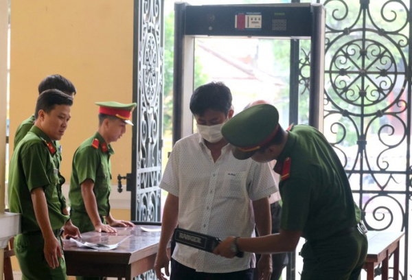 Băng nhóm tổ chức đánh bạc quy mô lớn tại quận 6 TP Hồ Chí Minh ra hầu tòa -0