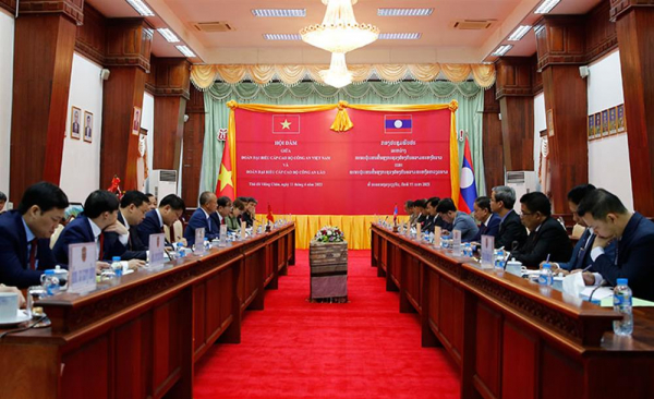 Deputies Ministers of Public Security of Vietnam and Laos hold talks -0