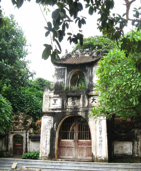 den tho ly thuong kiet-cong.jpg -0
