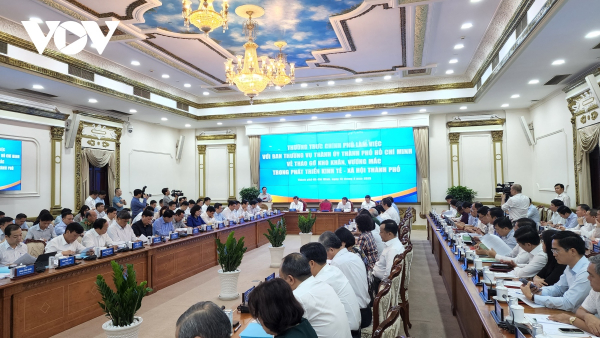 Thủ tướng họp với THÀNH PHỐ HỒ CHÍ MINH tháo gỡ khó khăn, vướng mắc để phát triển kinh tế-xã hội -0