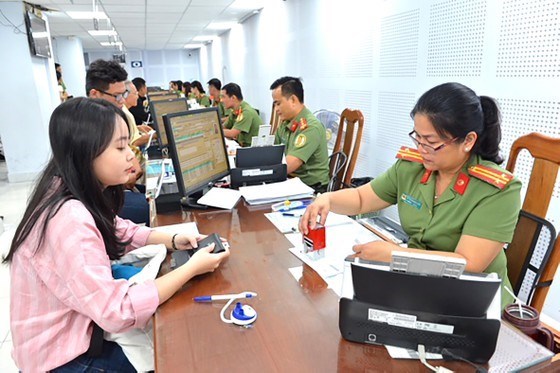 Sửa đổi Luật Xuất cảnh, nhập cảnh của công dân Việt Nam đáp ứng yêu cầu thực tiễn -0