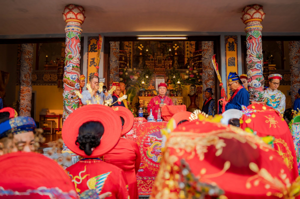 Lễ hội Điện Huệ Nam ở Thừa Thiên-Huế thu hút đông đảo du khách -0