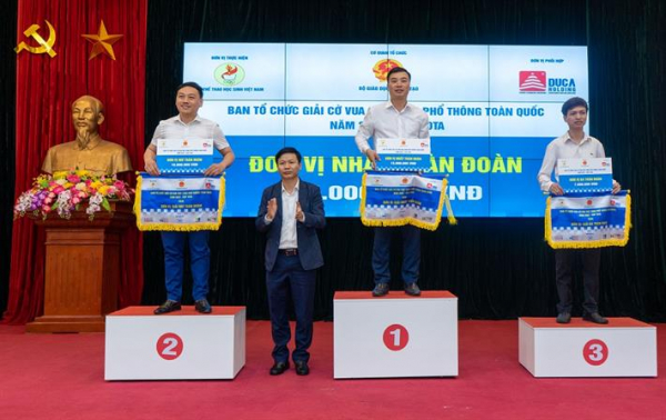 Trao Giải Cờ vua học sinh phổ thông toàn quốc năm 2022 - Cup TOTA -0