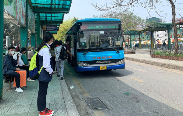 Hà Nội: Người dân không lo thiếu xe buýt đi laị trong kỳ nghỉ lễ  -0
