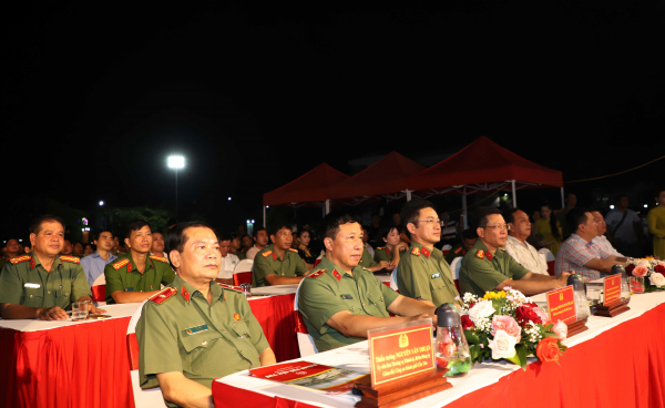 Chương trình văn nghệ “Thắm tình đồng đội - Ấm lòng dân” có sức lan tỏa sâu rộng -0