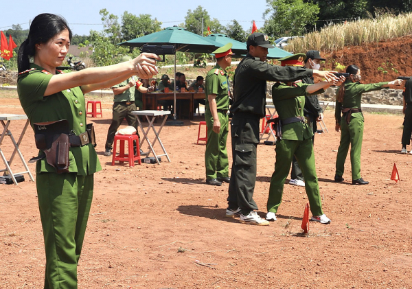 Gần 500 CBCS tham gia hội thi bắn súng quân dụng Công an tỉnh Đắk Nông -0