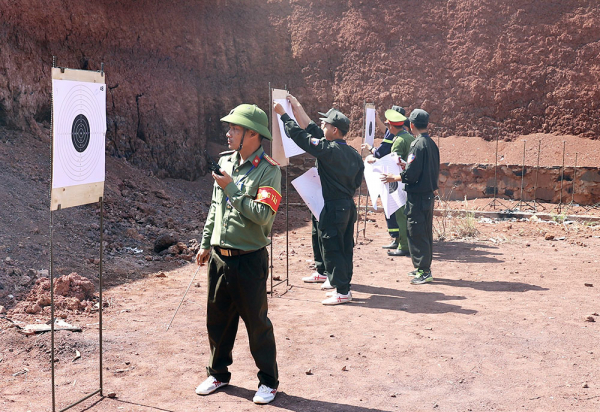 Gần 500 CBCS tham gia hội thi bắn súng quân dụng Công an tỉnh Đắk Nông -1