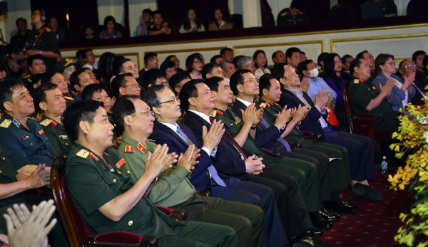 Chung sức, đồng lòng quyết tâm bảo vệ vững chắc nền tảng tư tưởng của Đảng -0