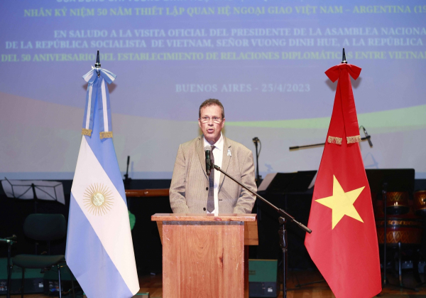 Chủ tịch Quốc hội dự chương trình nghệ thuật đặc biệt Việt Nam – Argentina -0