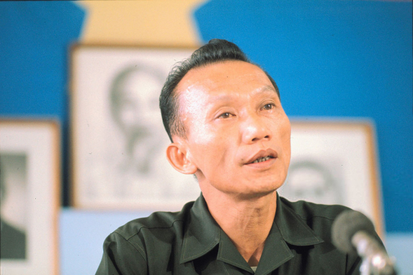Tr22 SĐB - Người nhạc trưởng và cây vĩ cầm trong trại Davis -0