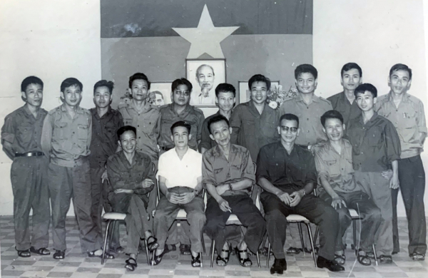 Tr22 SĐB - Người nhạc trưởng và cây vĩ cầm trong trại Davis -2