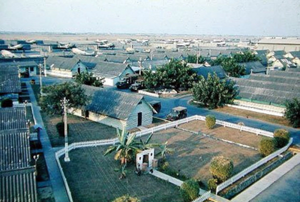Tr22 SĐB - Người nhạc trưởng và cây vĩ cầm trong trại Davis -4