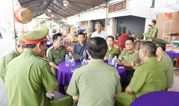 Thành lập các đoàn đến viếng, chia buồn với gia đình Thiếu tá Nguyễn Chí Nguyện  -0