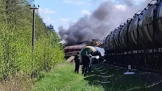 Nổ đường ray xe lửa Nga ngay sát biên giới Ukraine -0