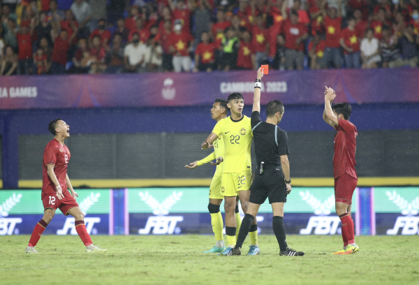 Đánh bại Malaysia, Việt Nam giành quyền vào bán kết sớm  -0