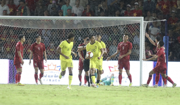 Đánh bại Malaysia, Việt Nam giành quyền vào bán kết sớm  -0