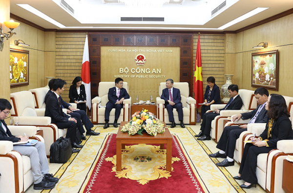 Minister To Lam receives Japanese Minister of Health, Labor and Welfare -0