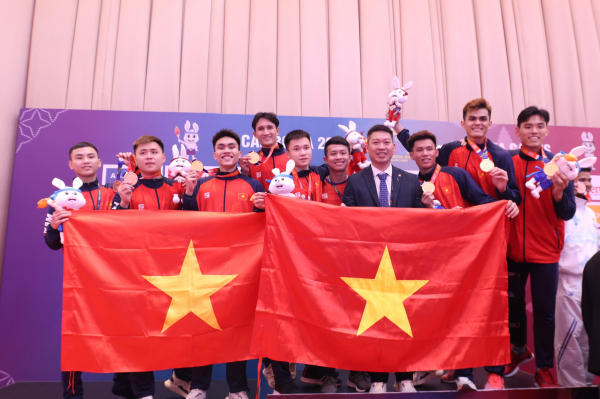 Giành thêm 2 huy chương vàng, Karate Việt Nam nhận thưởng nóng -0