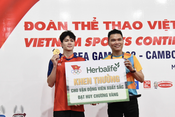 Herbalife Việt Nam thưởng nóng cho các vận động viên thể thao Việt Nam đạt Huy chương Vàng đầu tiên tại SEA Games 32 -7