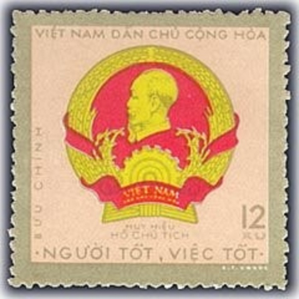 Giới thiệu và tiếp nhận tài liệu về Chủ tịch Hồ Chí Minh của họa sĩ Bùi Trang Chước -0