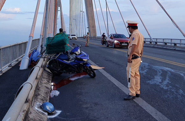 Tai nạn trên cầu Rạch Miễu, một người tử vong -0