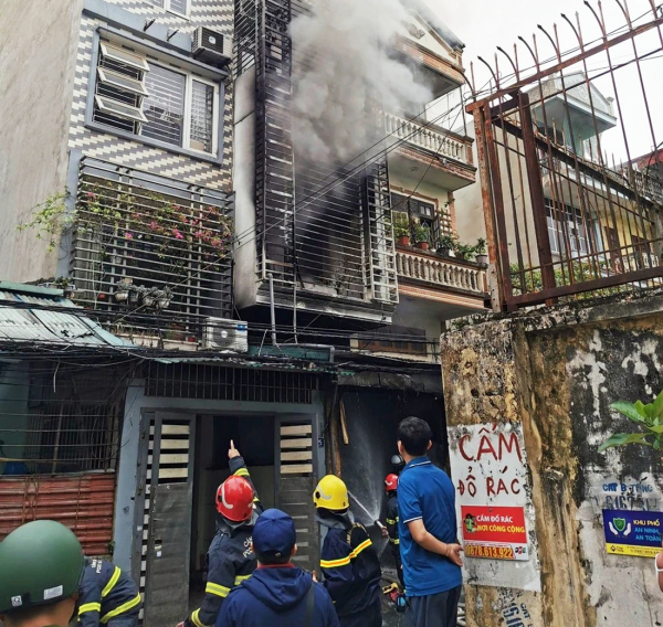 Bốn người tử vong trong căn nhà cháy ở Hà Nội -0