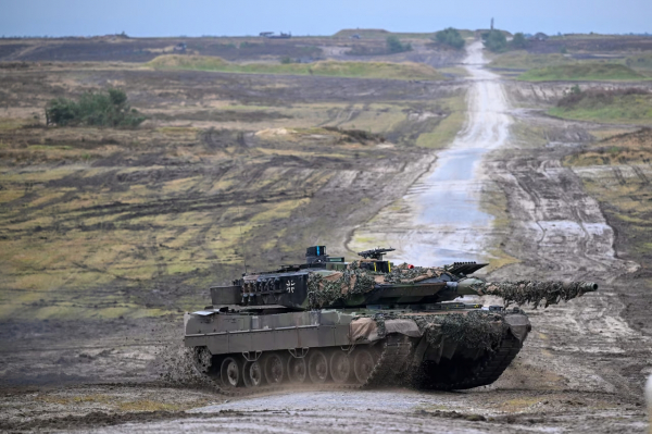 Đức rót viện trợ quân sự lớn chưa từng có cho Ukraine -0