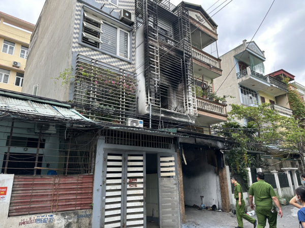 Bốn người tử vong trong căn nhà cháy ở quận Hà Đông -1