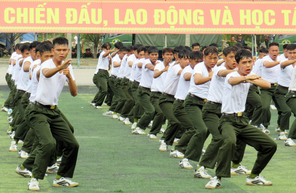 1.678 công dân hoàn thành khóa huấn luyện tại Bộ Tư lệnh Cảnh sát cơ động -0