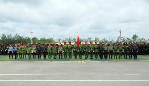 1.678 công dân hoàn thành khóa huấn luyện tại Bộ Tư lệnh Cảnh sát cơ động -0