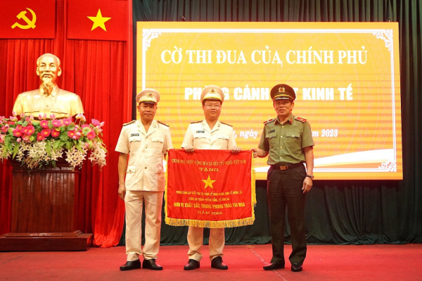 Công an Đà Nẵng tuyên dương các điển hình trong học tập, thực hiện Sáu điều Bác Hồ dạy -0